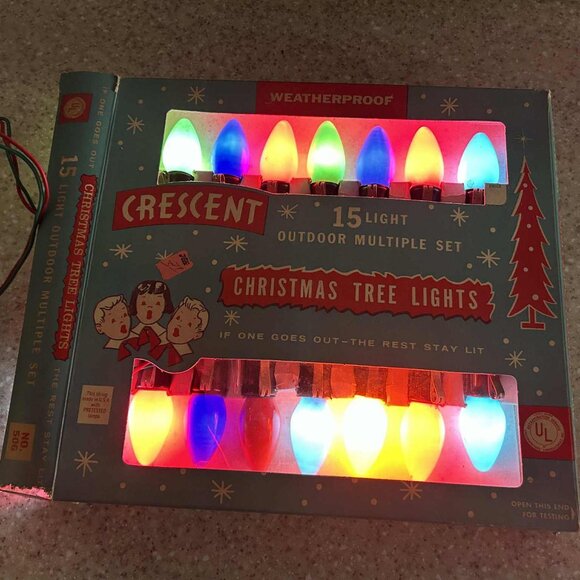 MCM Crescent Christmas Tree lights - Picture 4 of 10